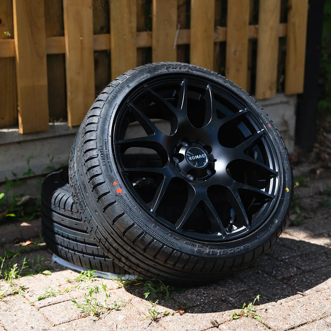 Accelera PHI-R 175 55 R15 77T